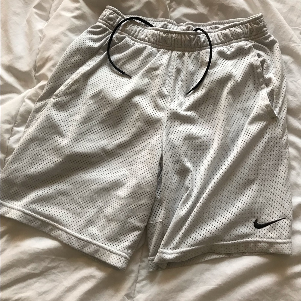 Nike dri fit shorts size small basketball